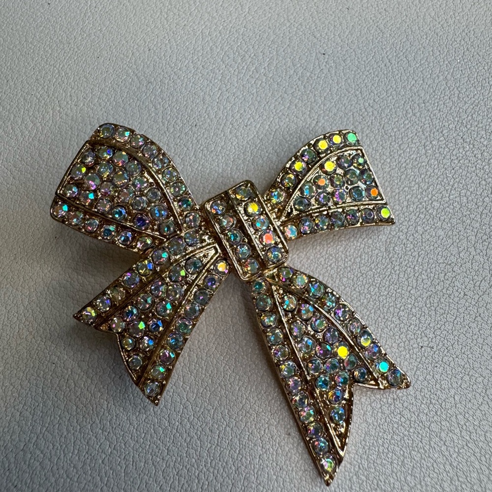 Elegant Gold Bow Brooch with Multicolor Crystals